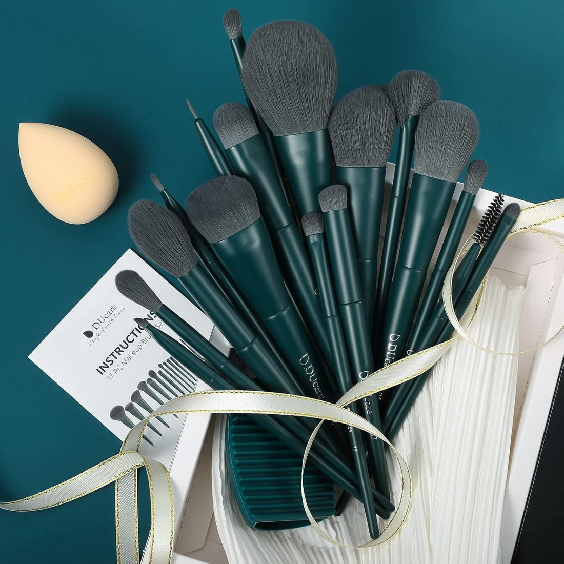 19 - Piece Makeup Brush Gift Set - Cosmetics Store
